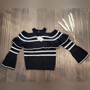 Forever 21, size M, Black-white sweater